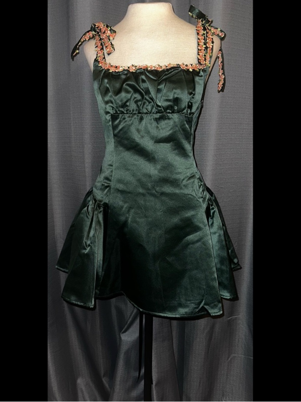 Sugar Thrillz Dolls Kill ‘MAYFAIR RESIDENCE’ Green Satin Flare Dress L NWT